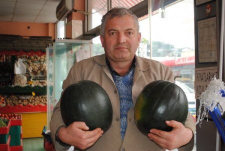 İran Karpuzu, 4 Liradan Alıcı Buluyor