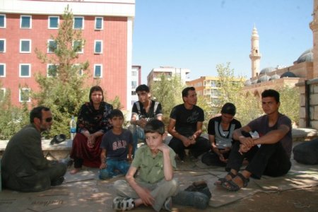 İran'ın sınır dışı ettiği Afgan aileler Türkiye’ye sığındı