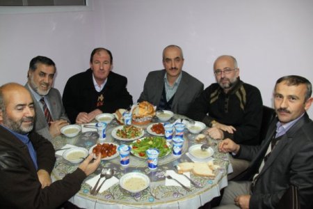 İş adamları ve din görevlilerinden ‘Salat-ü selam’ kampanyası