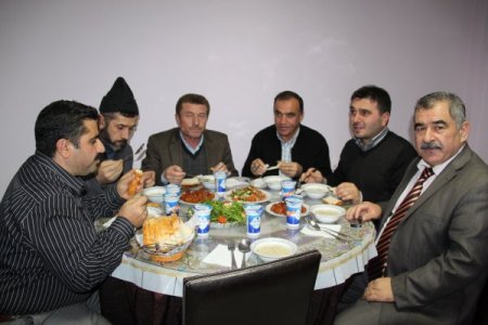 İş adamları ve din görevlilerinden ‘Salat-ü selam’ kampanyası