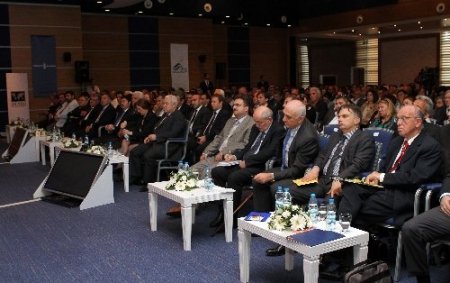 İş Bankası'nda hedef 100 milyar dolar bilanço