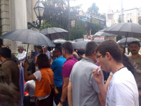 İş Kazalarına Siyah Şemsiyeli Protesto