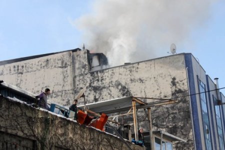 İş merkezinde yangın paniği