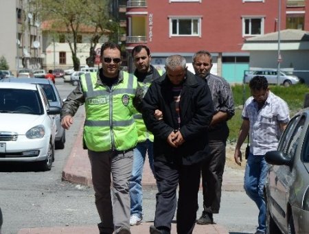 İş üstünde yakalanan trafo hırsızı önce çırılçıplak soyuldu sonra dayak yedi