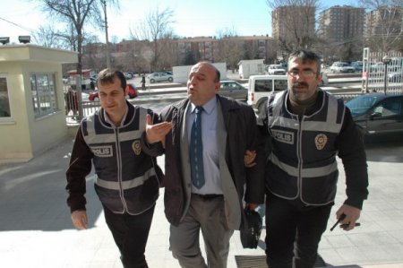 İş Vaadiyle Vatandaştan Para İsteyen Sahte Milletvekili Aday Adayı Yakalandı