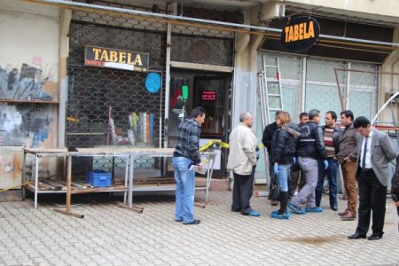 İş yeri sahibi, kafasına keserle vurularak öldürüldü