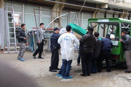 İş yeri sahibi, kafasına keserle vurularak öldürüldü