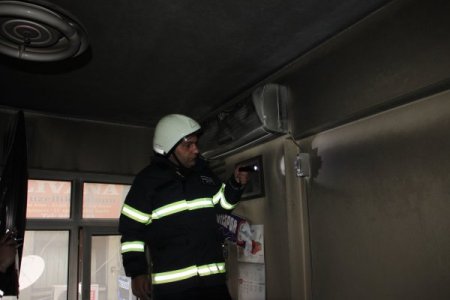 İş yerinde uyuyan gazeteci yangında dumandan zehirlendi