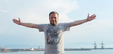 İş yerinde uyuyan gazeteci yangında dumandan zehirlendi