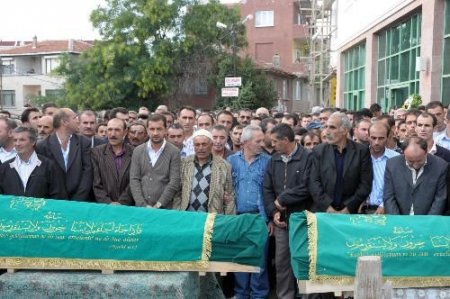 İş Yerlerinde Öldürülen Kardeşler Son Yolculuğuna Uğurlandı