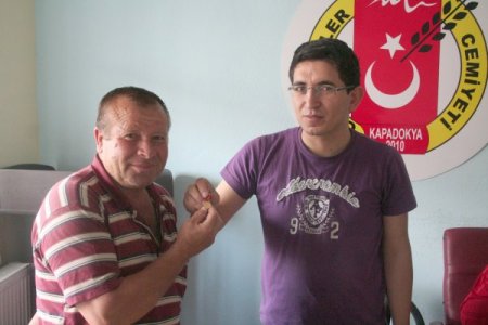 İş yoğunluğu nedeniyle bir araya gelemeyen gazeteciler altın gününde buluşuyor