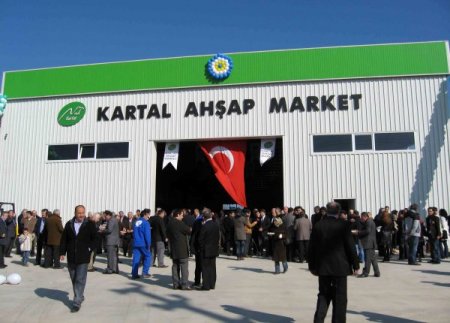 İşadamı, Bartın'a Ahşap Marketi Açtı