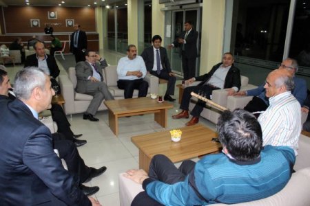 İşadamları Sıcak Çermikte Stres Attı