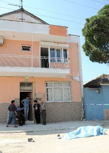 İşçi Bayramı'nda boya yaparken elektriğe kapılan işçi hayatını kaybetti