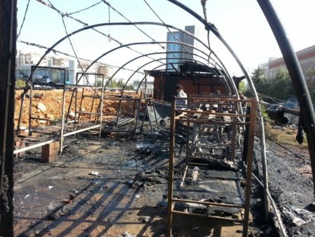 İşçi çadırında yangın ucuz atlatıldı