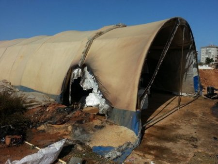 İşçi çadırında yangın ucuz atlatıldı