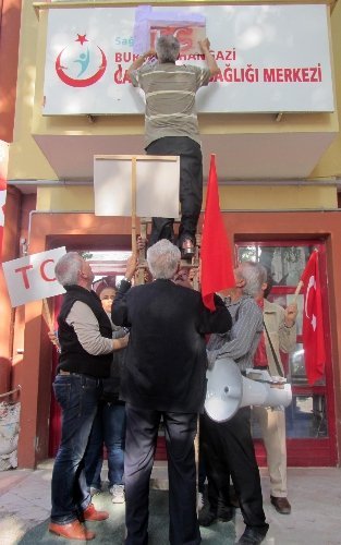 İşçi Partililerden ilginç TC protestosu