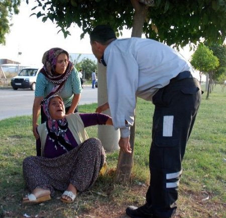 İşçi Taşıyan Minibüs Tır'a Arkadan Çarptı: 14 Yaralı