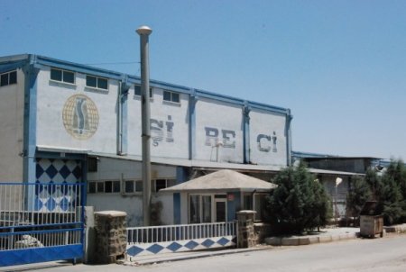 İşçi Zammı Beğenmedi, Fabrikayı Protesto Etti