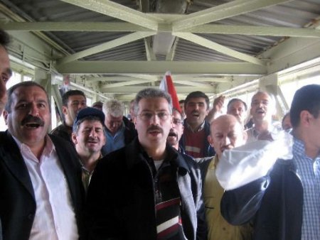 İşçiler, Fabrikalarına Talip Olan Firma Yetkililerini İçeri Almadı