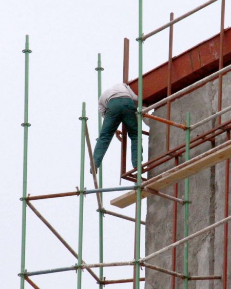 İşçiler, iş sağlığı güvenliği tedbirlerine kulak tıkıyor