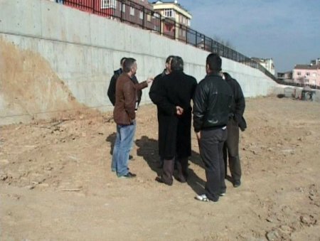 İşçinin Üzerine Tonlarca Toprak Bırakıldı