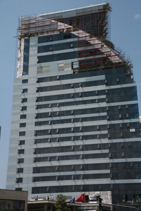 İşe Başladığı İlk Gün Otel İnşaatından Düşüp Öldü