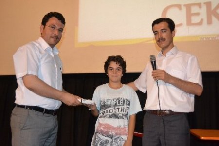 Işık Dershanesi başarılı öğrencilerini ödüllendirdi