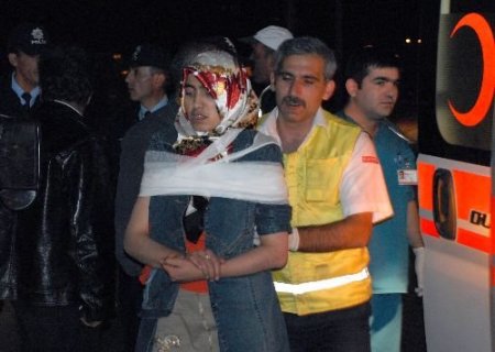 Işık İhlali Nedeniyle Gerçekleşen Kazada 6 Kişi Yaralandı