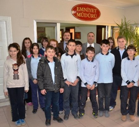 Işık Koleji öğrencileri emniyet müdürünü ziyaret etti