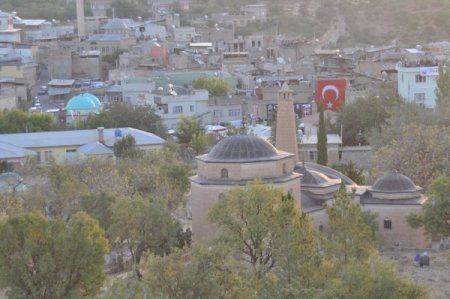 Işık olayını izlemek için binlerce insan Tillo'ya geldi
