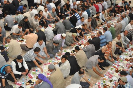 Işık olayını izlemek için binlerce insan Tillo'ya geldi