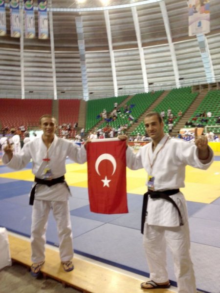 İşitme Engelliler’den süper başlangıç