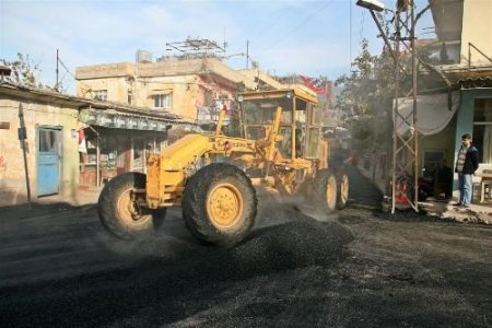 İskenderun Belediyesi, Asfaltlama Çalışmalarını Sürdürüyor