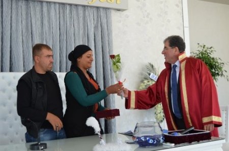 İskenderun Belediyesi Kutlu Doğum Haftası'nda toplu nikah töreni düzenledi