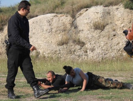 İskenderun polisi, teröre karşı uygulamalı eğitimler yapıyor