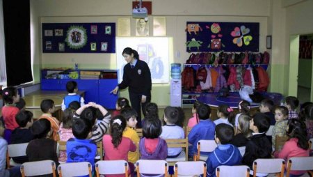 İskenderun polisi trafik melekleri yetiştiriyor