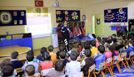 İskenderun polisi trafik melekleri yetiştiriyor