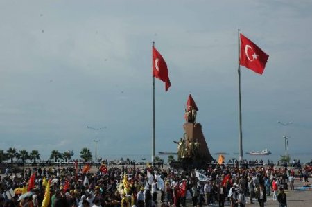 İskenderun'da 1 Mayıs Kutlamaları Olaysız Sona Erdi