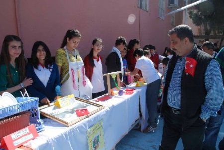 İskenderun'da coşkulu 23 Nisan kutlaması