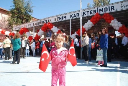 İskenderun'da coşkulu 23 Nisan kutlaması