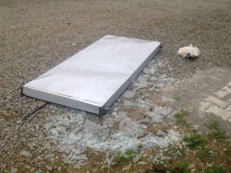 İskenderun'da fırtına çatıları uçurdu