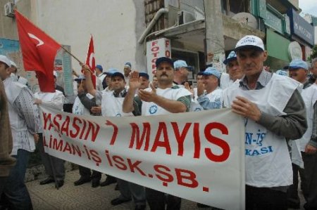 İskenderun'da Sendikalar 1 Mayıs Kutlamalarında İkiye Bölündü