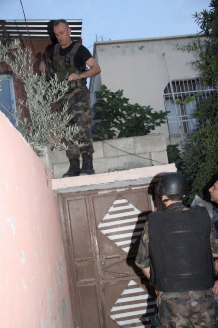 İskenderun'da uyuşturucu satıcılarına operasyon yapıldı: 15 gözaltı
