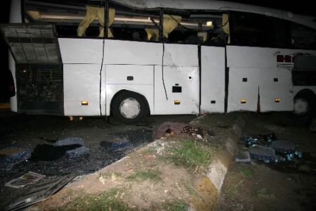 İskenderun'da Yolcu Otobüsü Devrildi: 2 Ölü, 8 Yaralı