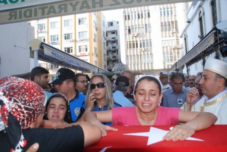 İskenderunlu Şehidin Eşinin Feryatları Yürekleri Dağladı