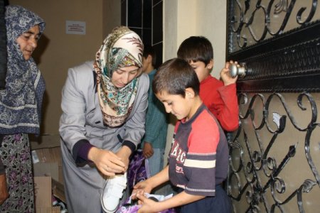 İskilip'te AÇELYA Derneği muhtaç çocuklarını sevindirdi