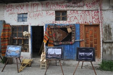 İskilip'teki fotoğraf sergisine 150 yıllık tarihi kapıdan giriliyor