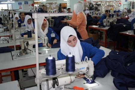 İŞKUR kadınlarını yüzünü güldürdü