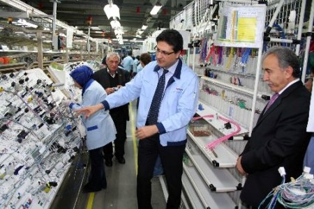 İŞKUR kadınlarını yüzünü güldürdü